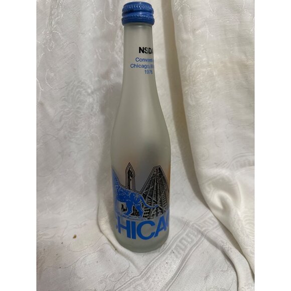 NSDA Convention 1976 Chicago Illinois Frosted Glass Bottle - Picture 3 of 5